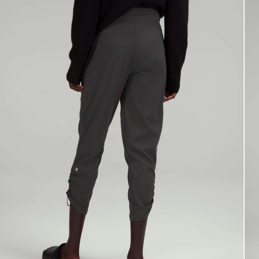 Lululemon Dance Studio Mid-Rise Cropped Pant Size 6